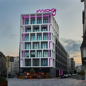 Moxy Center Hotell